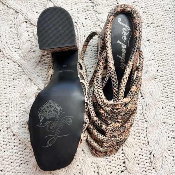 FREE PEOPLE Colette Cinched Heel in Python Size 39 NWOT - Picture 9 of 9